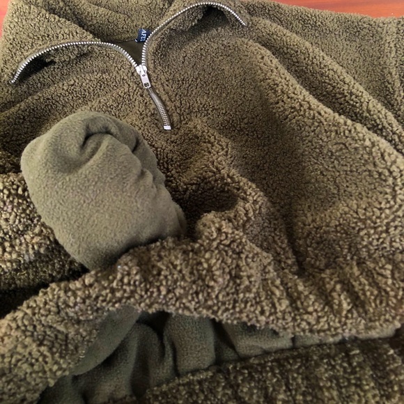 Half Zip Faux Fur Sweatshirt - Picture 4 of 7